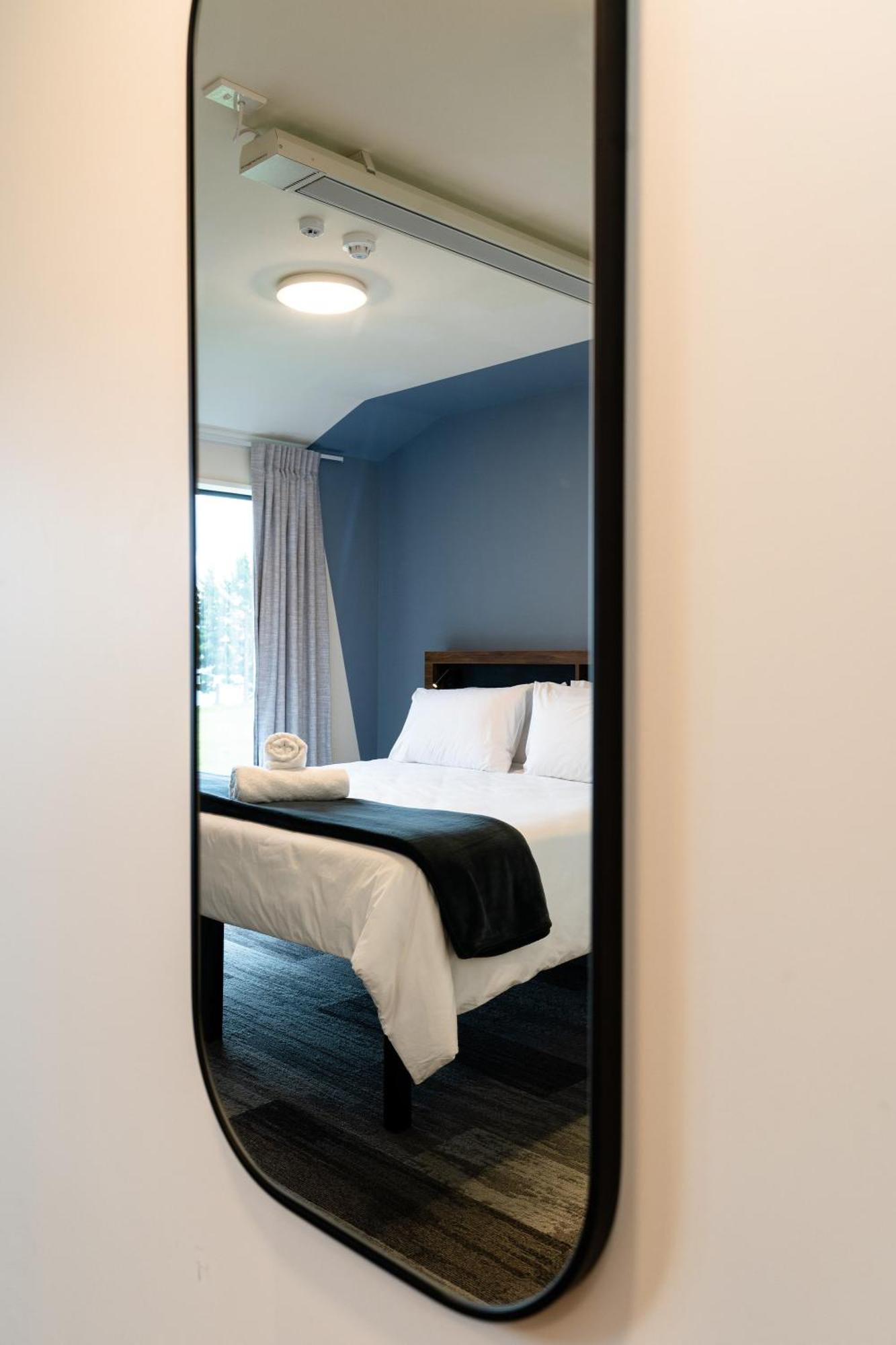 Haka House Rotorua Hostel Екстериор снимка A mirror