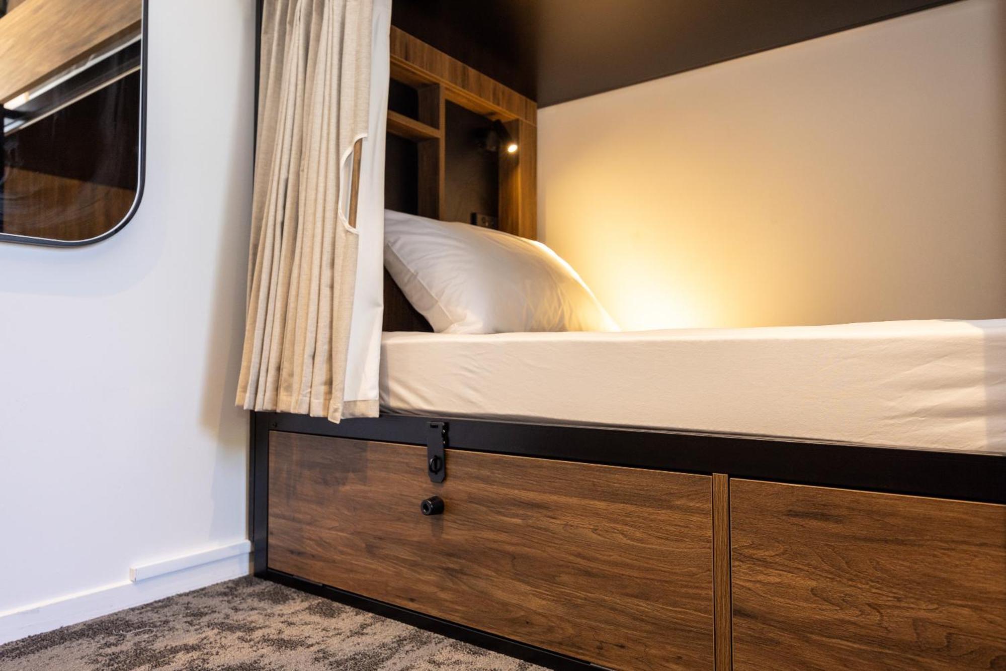 Haka House Rotorua Hostel Екстериор снимка A capsule bed